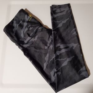 Ryderwear Camo Scrunchbutt Leggings